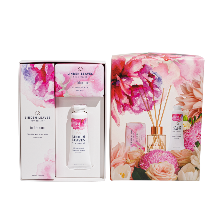 Nourish your body and soul with this pretty gift set. from Linden Leaves.  The beautifully gift boxed set is available in either Pink Petal or Aqua LIlily fragrance.  Set includes  Cleansing Bar 100g Midi Fragrance Diffuser 50ml Mini Hand Cream 25ml  Made in New Zealand