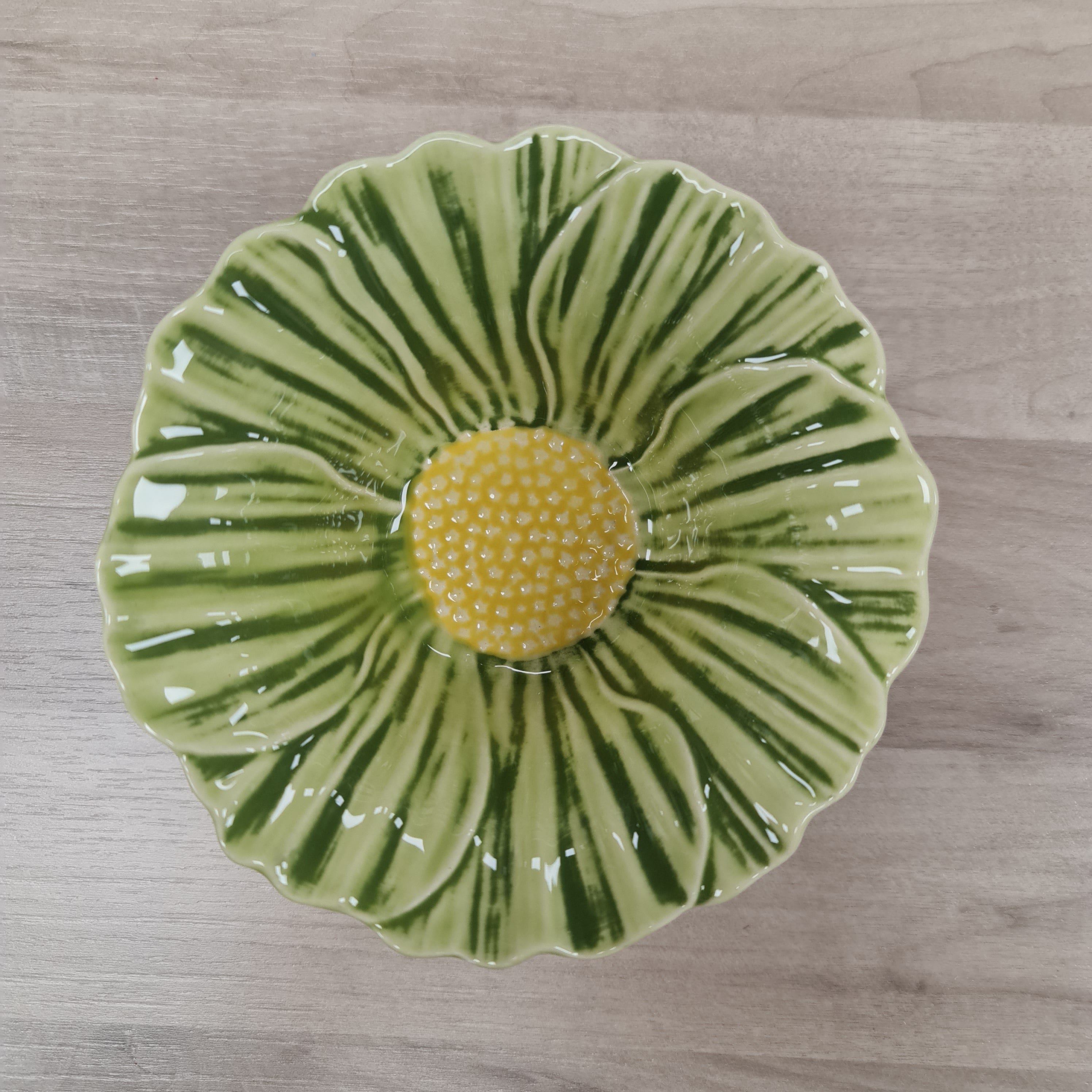 Green Daisy bowl with yellow centre