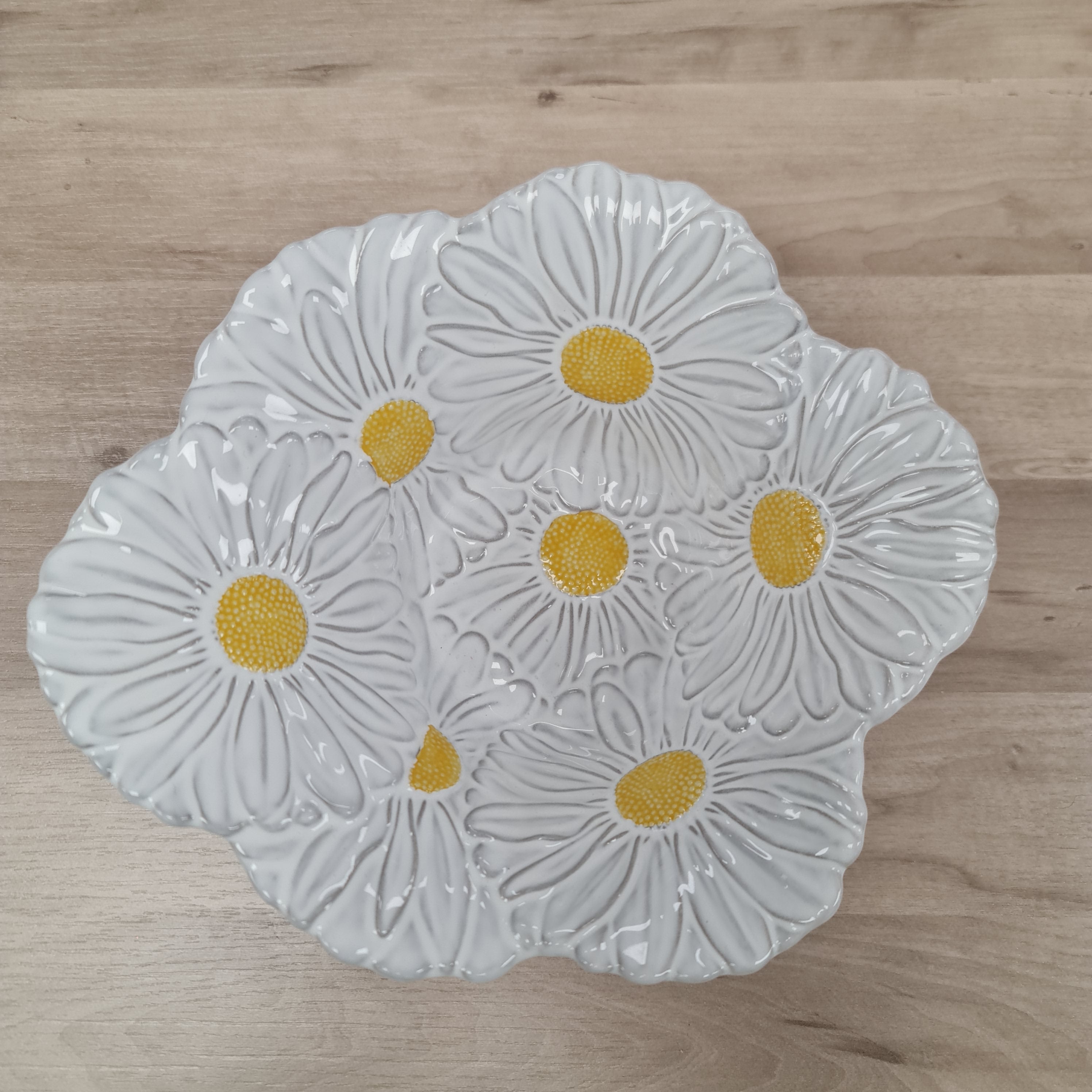 Daisy sald bowl