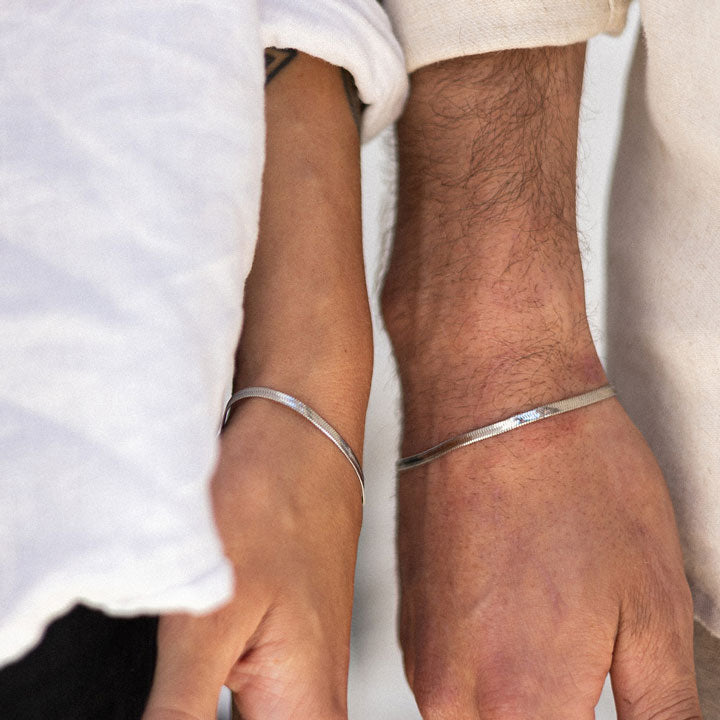 A&C Oslo Unisex Silver Snake Chain Bracelet made from pure steel for everyday use.  Measures 17cm long and has a 5cm extension chain. The silver snake chain bracelet is a great gift for males and females at Cerise NZ.
