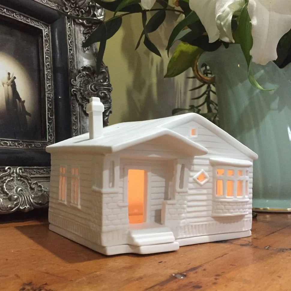 NZ Bungalow Porcelain Tea light house