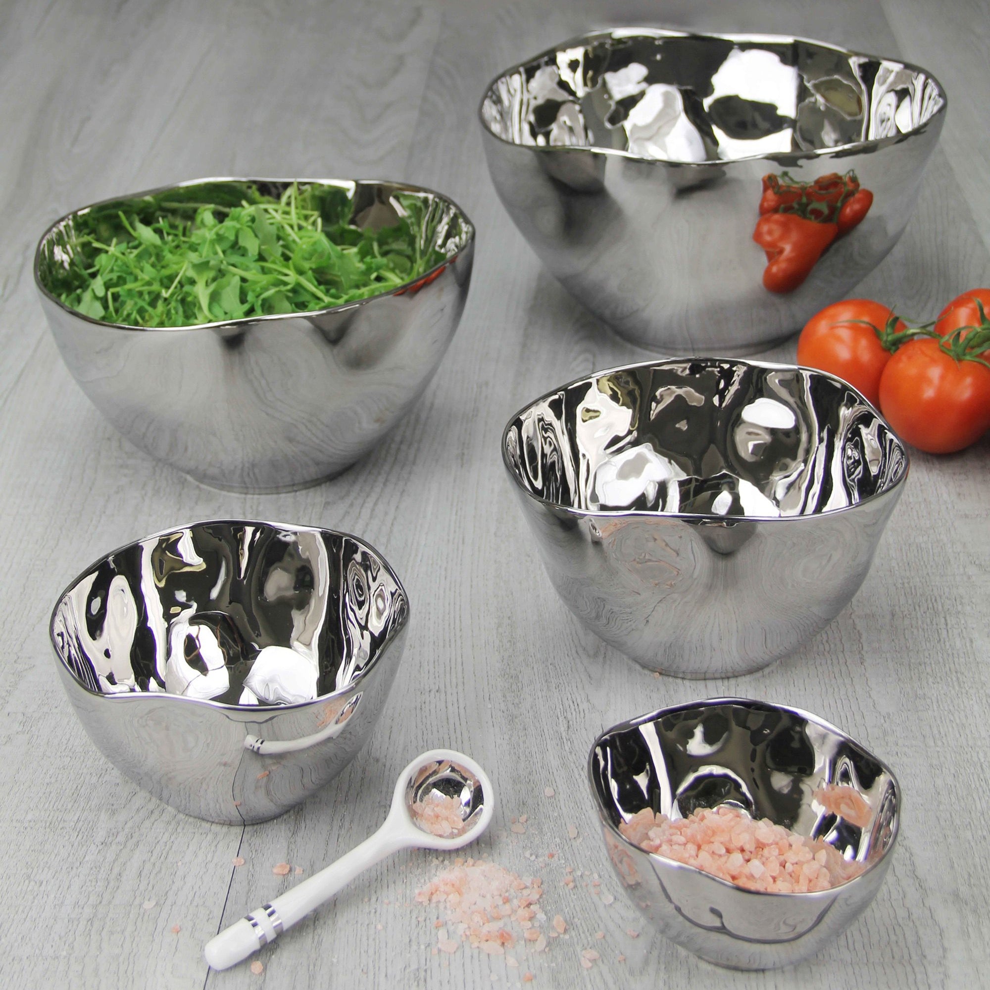 Silver coloured porcelain bowls