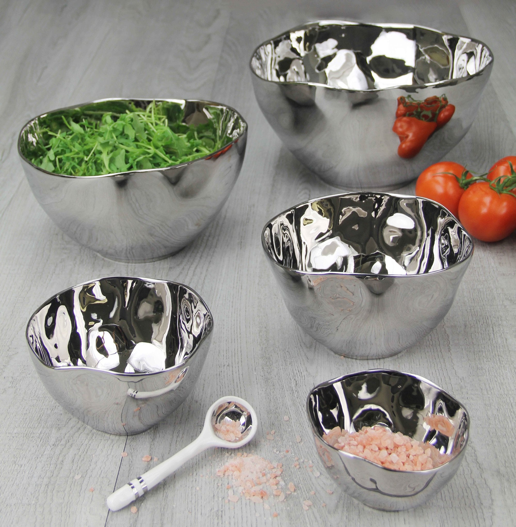 Silver coloured porcelain bowls