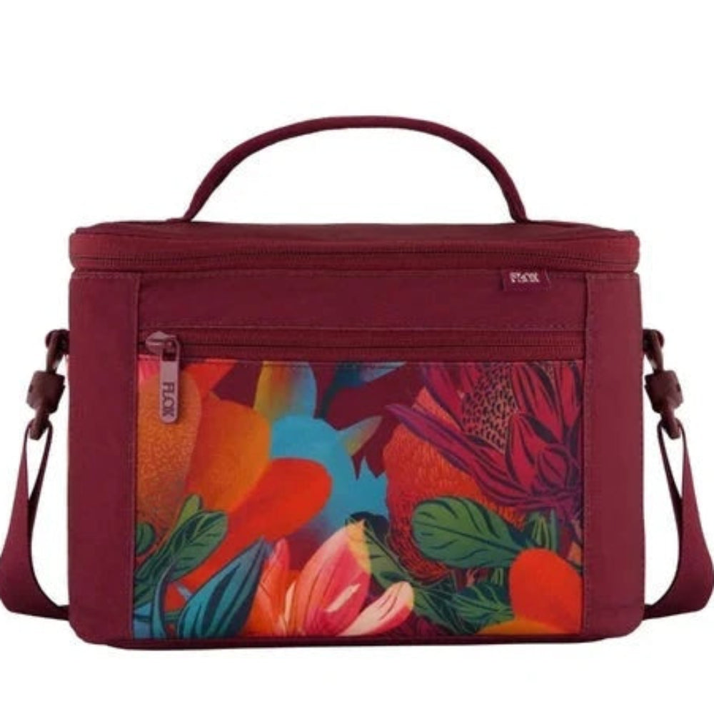 Take your lunch and snacks with you in style with the FLOX Antipodes Lunch Cooler from Cerise. Fully insulated with carry handle to keep your snacks, drinks and lunch cool.