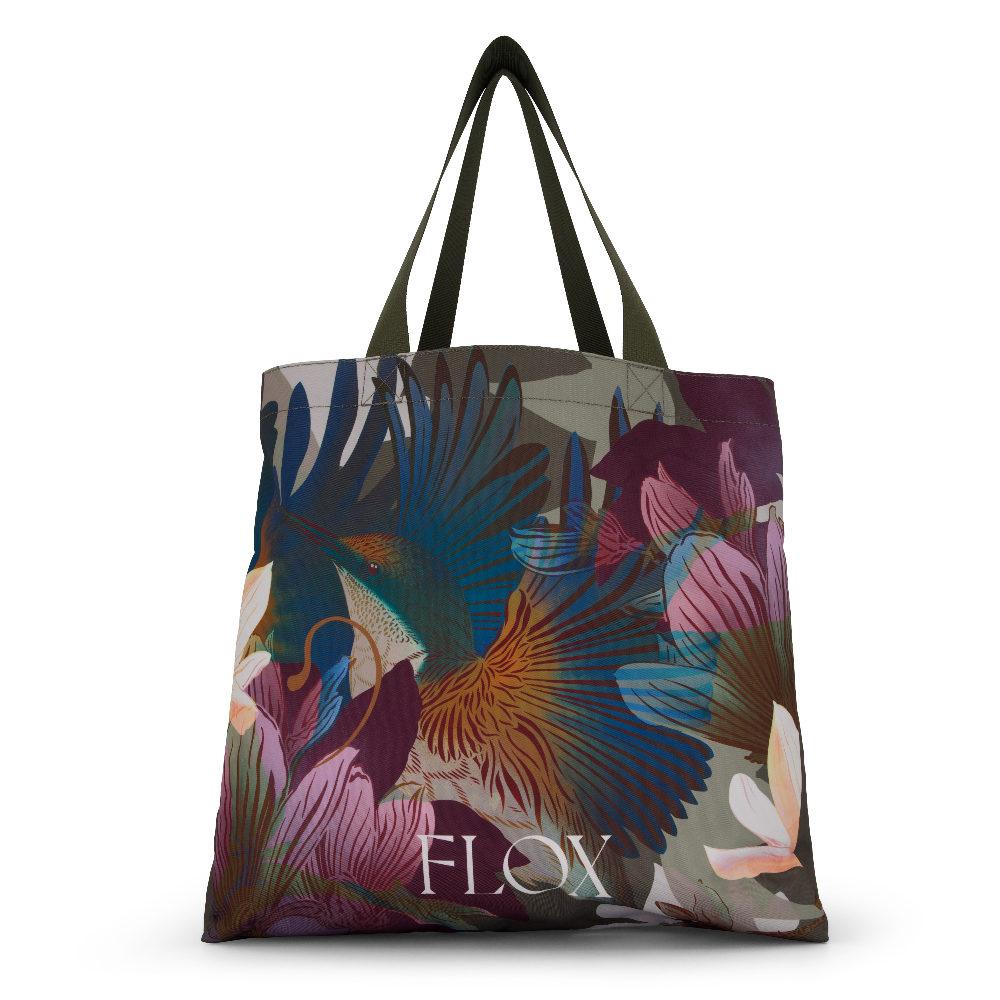 Make a statement while carrying everything you need with the FLOX Antipodes Oversize Shopper in Moss from Cerise. Designed by New Zealand artist FLOX, this generous XL shopper combines bold, colourful artwork with practical everyday functionality.  Featuring the Kingfisher  bird in a rich, earthy moss pcolour palette.
Part of the FLOX Antipodes Collection, the oversized tote celebrates the shared natural landscapes of Aotearoa New Zealand and Australia through vibrant flora and native bird-inspired artwork.