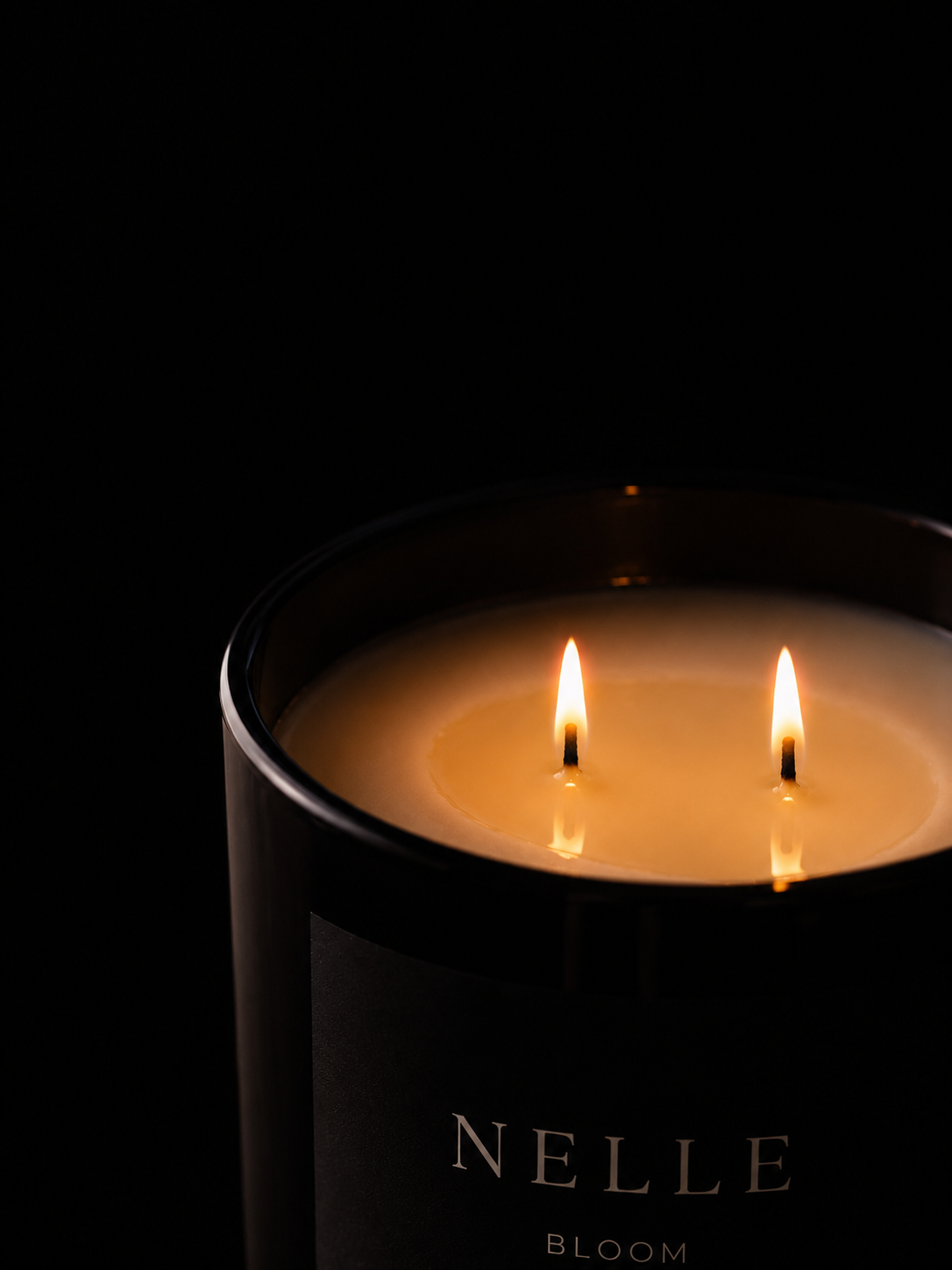 Millie Moo Nelle Bloom 460g natural soy wax candle with sweet pea and jasmine fragrance
