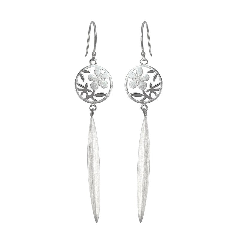 Silver NZ Manuka Flower hook Earrings in a circle with a flax drop.