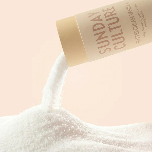 Pouring suinday Culture sand wax from container - cerise