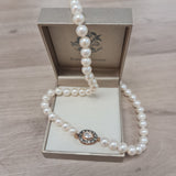 Simply Italian Fresh Water cultured Pearl Necklace with 9mm pearls.  The 18 inch long Pearl Necklace  features an 18 carat Rose Gold Plated Clasp embedded with crystals.   Comes gift boxed at Cerise NZ.