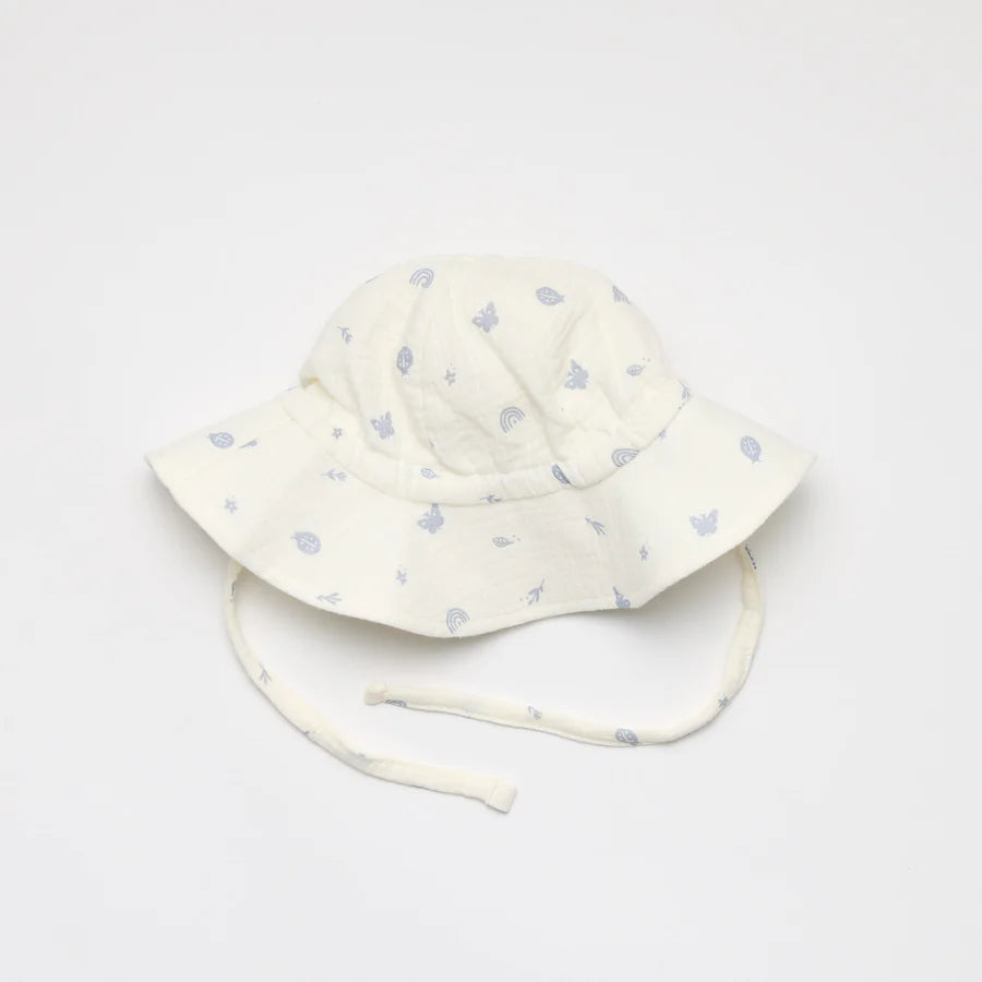 Natural coloured sunhat with small blue print pattern