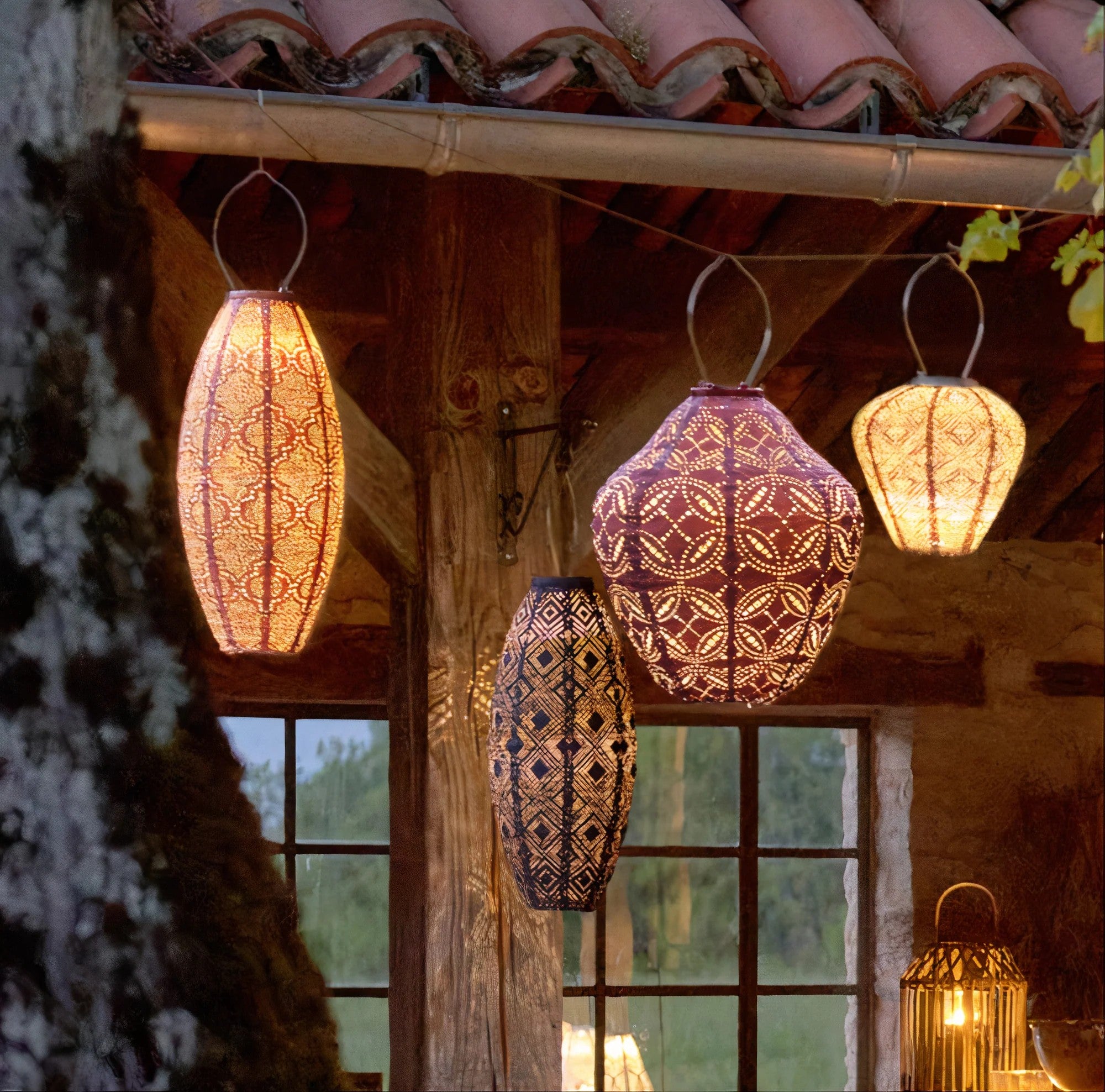 multiple hanging solar lanterns