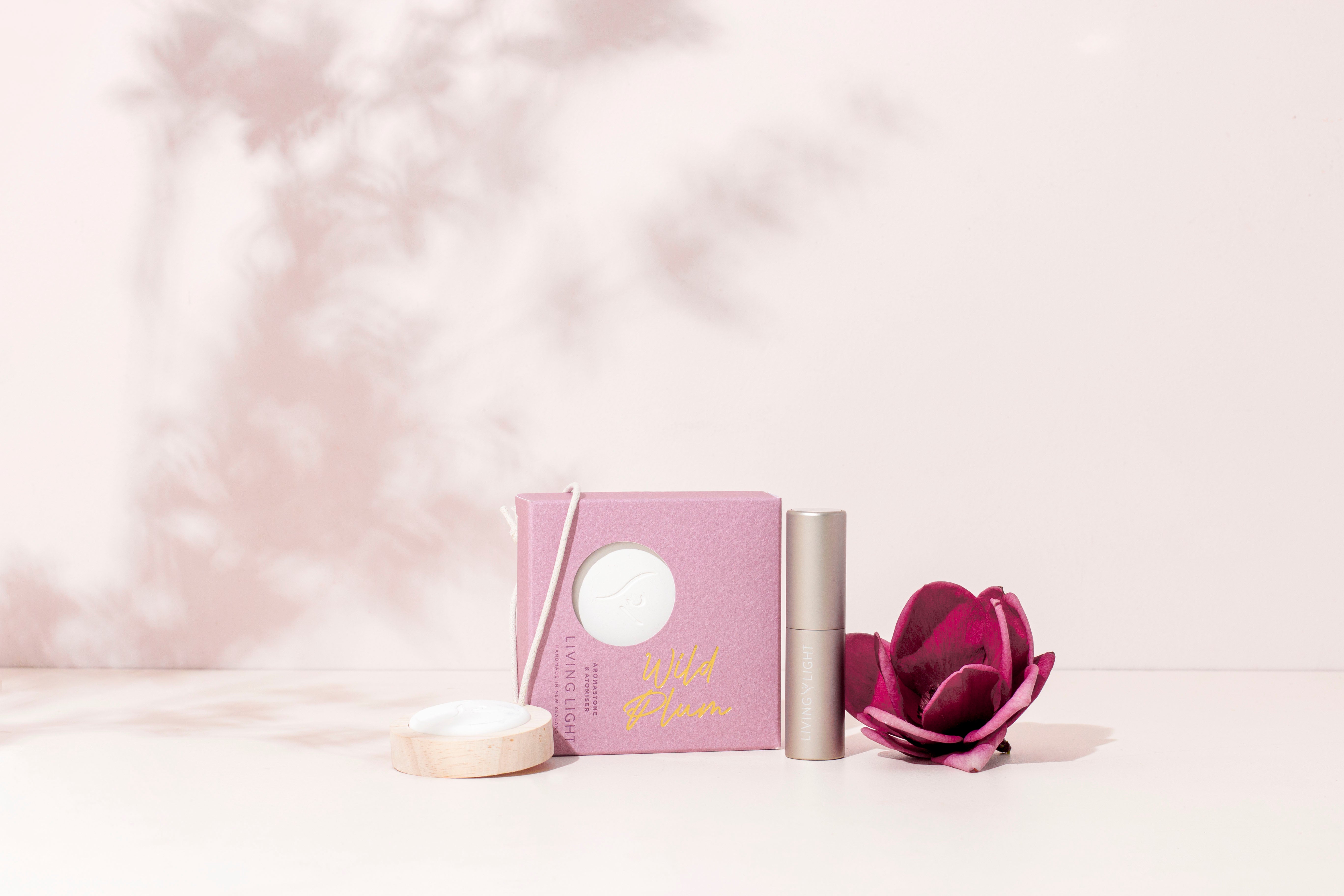 The Living Light Aromastone Set is designed to fragrance your office, car or any small space.  The set includes a ceramic and wood stone and fragrance atomiser.  Simply spray the stone 2 - 3 times with the atomiser and the fragrance will diffuse over time.  re-apply as desired.  Available in six fragrances  Made in New Zealand